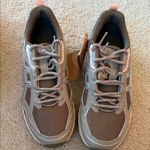 asics gel - Nunobiki . NWT W 7.5 / M 6 .